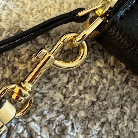 TORY BURCH Robinson Pebble Zip Continental Wallet leather Wristlet Black New - Picture 8 of 15